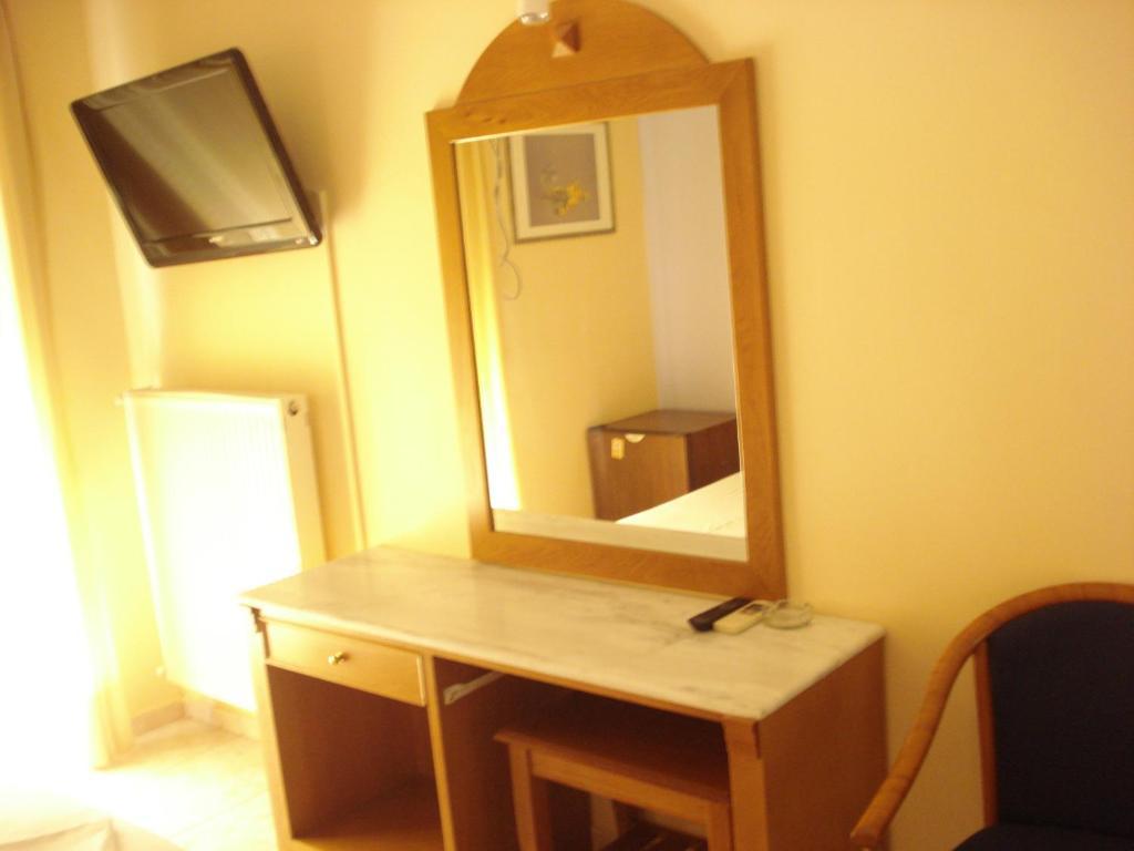 Hotel Cybele Pefki Athens Bilik gambar
