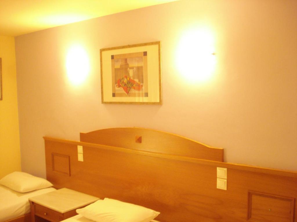 Hotel Cybele Pefki Athens Bilik gambar